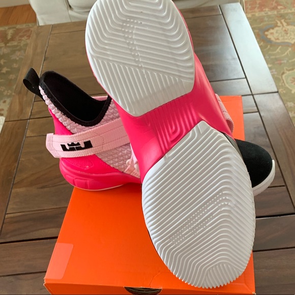 NEW Nike Lebron Soldier XII 12  (GS) - Picture 6 of 7